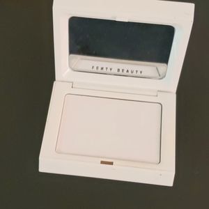 Fenty Beauty Blotting powder